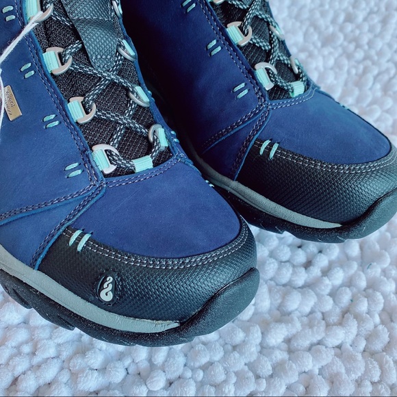 Ahnu Montara Waterproof Hiking Boots  7 last pair - Picture 5 of 17